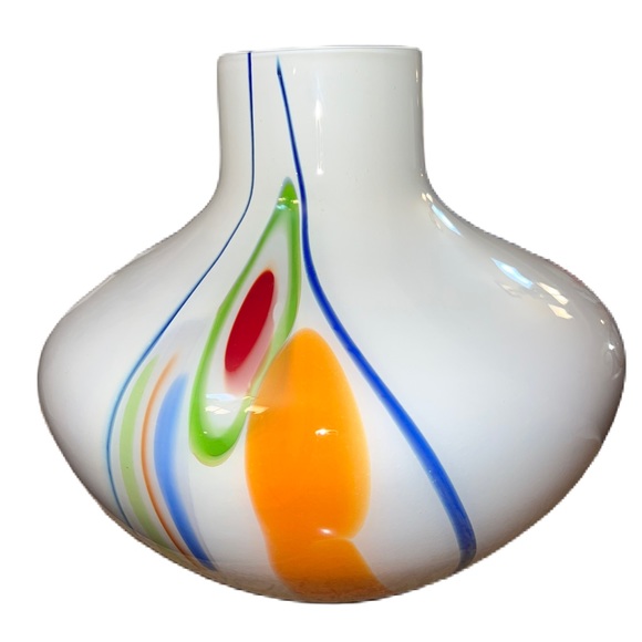 Beautiful Vase - Picture 4 of 8